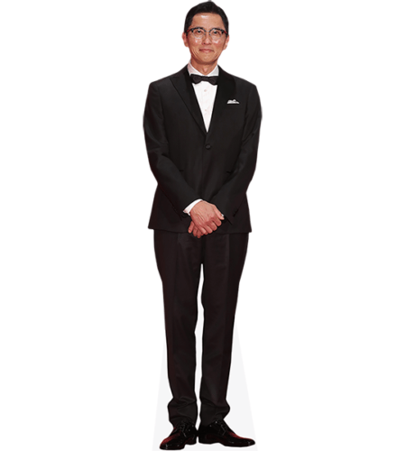 Yutaka Matsushige (Bow Tie) Pappaufsteller