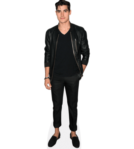Henry Zaga (Black Outfit) Pappaufsteller