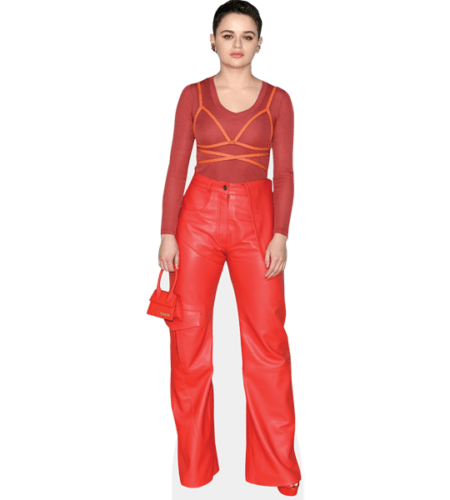 Joey King (Red Outfit) Pappaufsteller