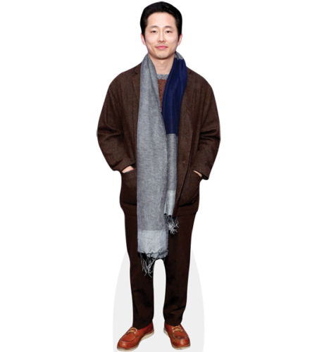 Steven Yeun (Coat) Pappaufsteller